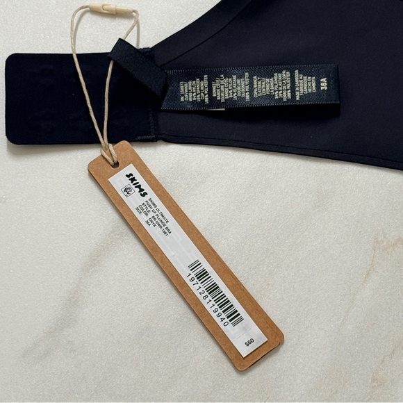 NWT!!! SKIMS Ultimate Push Up Plunge Bra - in Onyx Black - Size 36A - Picture 7 of 14